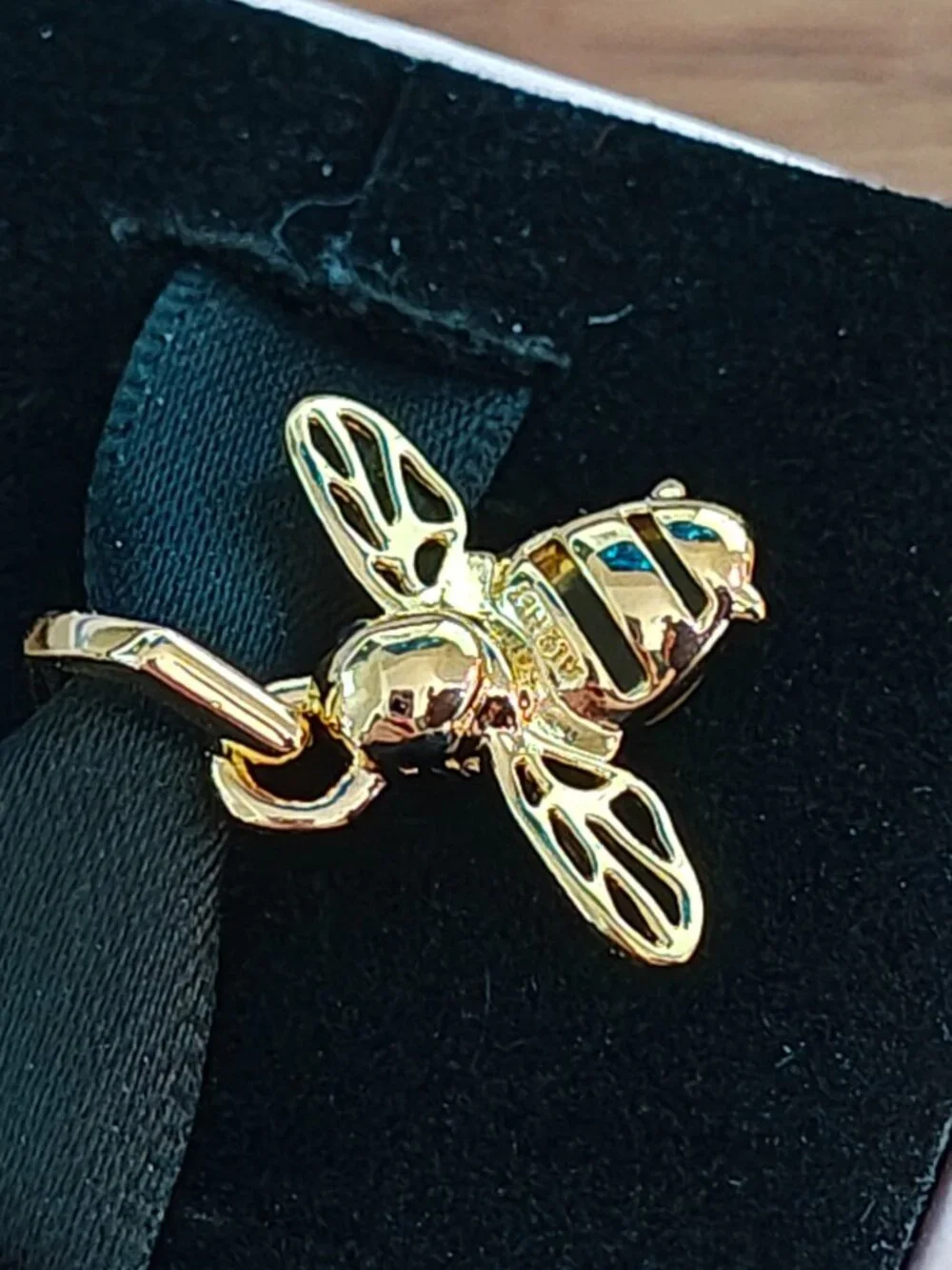 Authentic Pandora Gold Sparkling Bee Dangle Charm – 762672C01 14K Gold-Plated - Picture 6 of 13